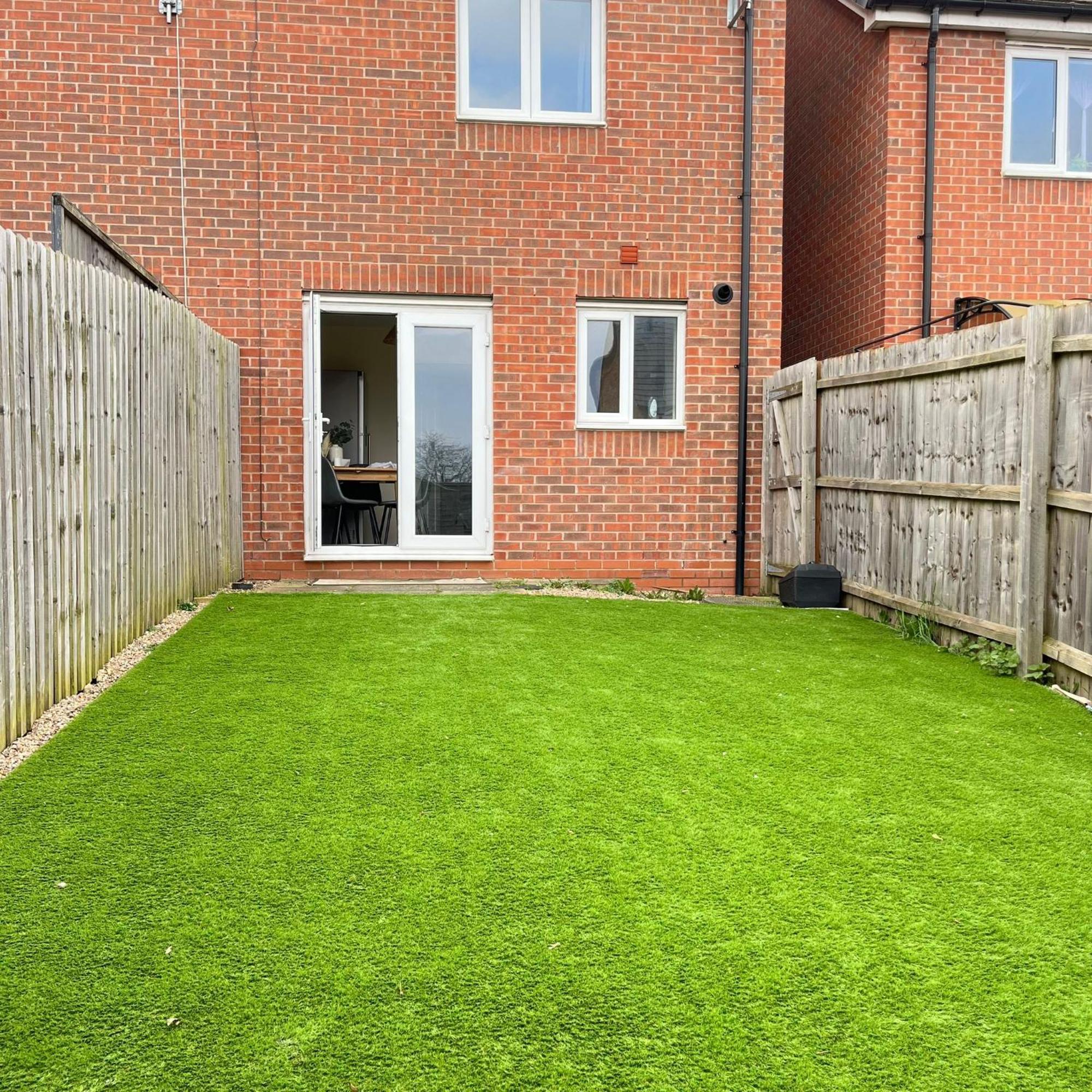 Appartamento Good For Company Let 2-Bed In Coventry 2X Parking Esterno foto